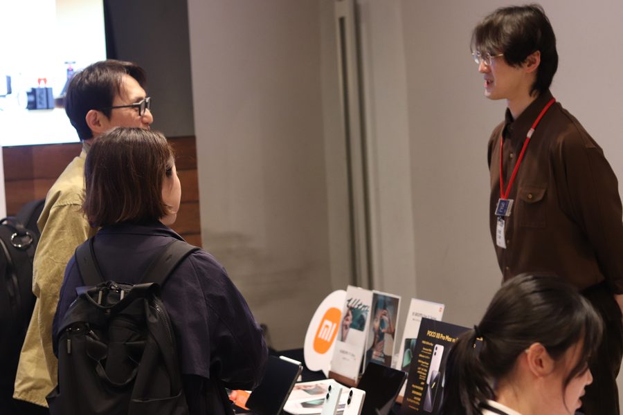 出展社スタッフによる製品説明